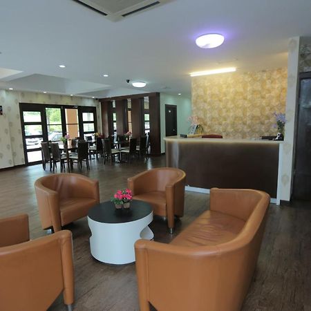 Jam Hotel Kota Warisan Sepang @ Erl Salak Tinggi, Klia 1-2 & F1 Esterno foto